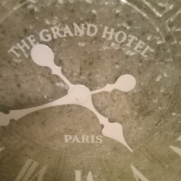 Wall Clock 27" Battery Operated - Picture 2 of 2